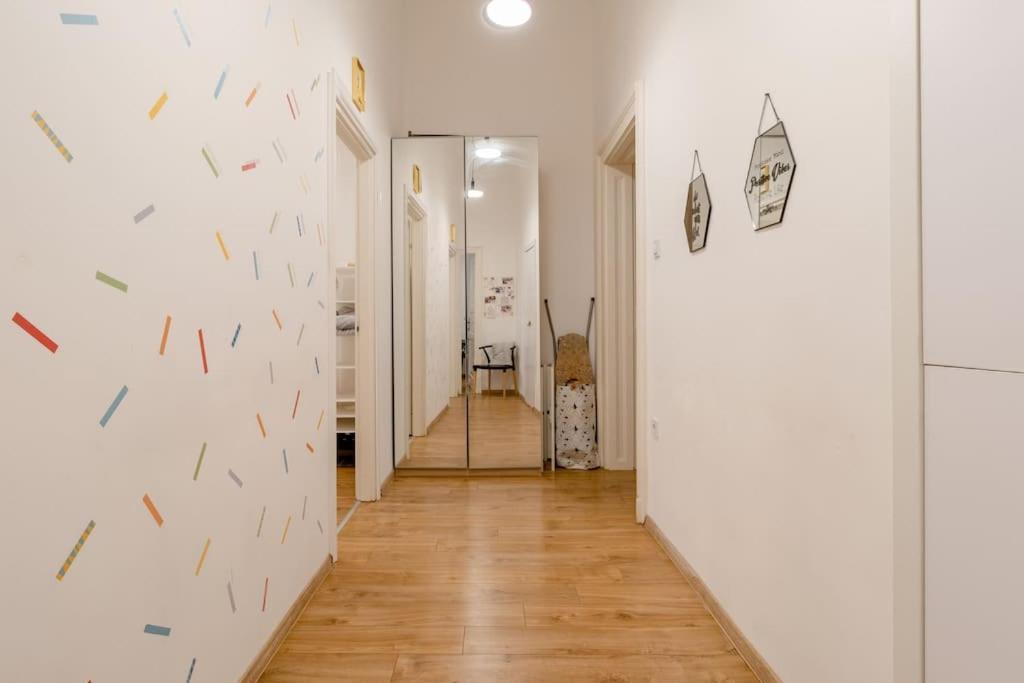 Lovely Flat In The Heart Of Апартаменти