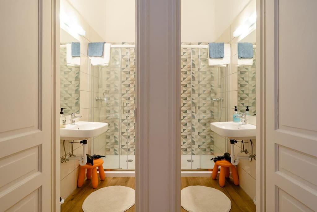 Апартаменти Lovely Flat In The Heart Of