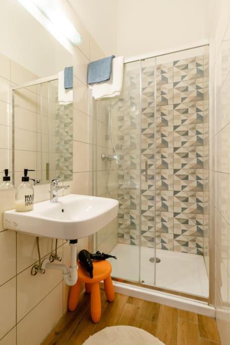 Апартаменти Lovely Flat In The Heart Of Будапешт