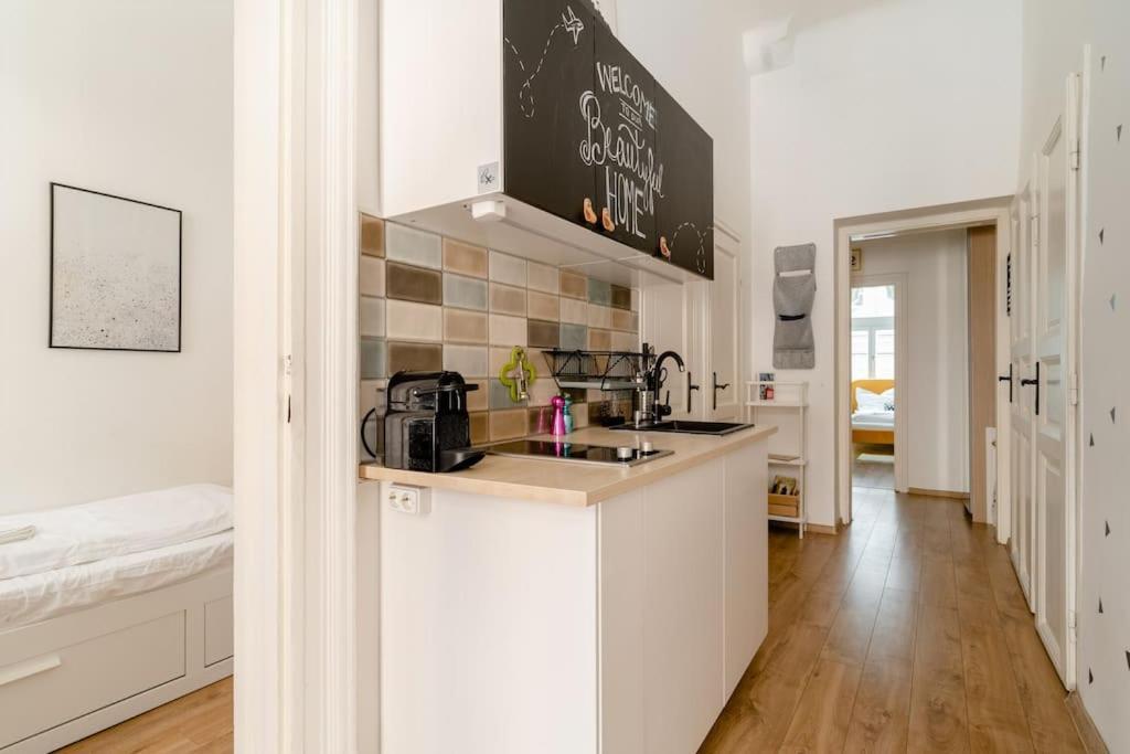 Lovely Flat In The Heart Of Апартаменти