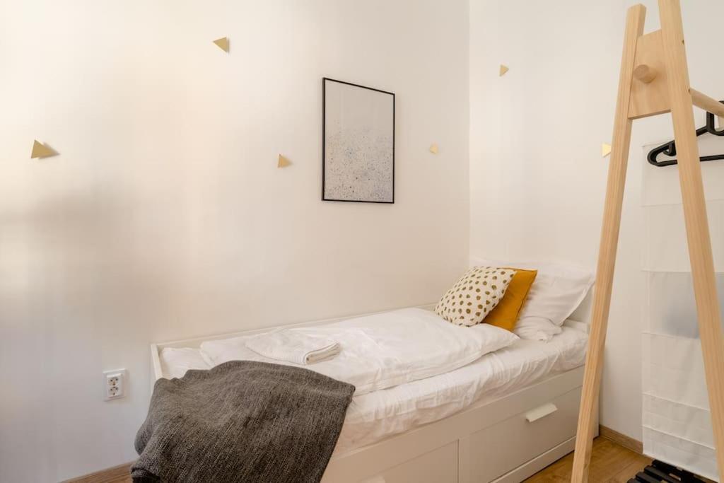 Lovely Flat In The Heart Of Апартаменти